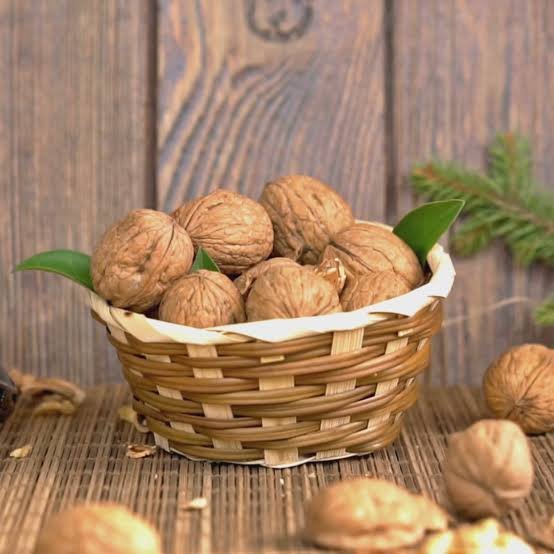 Walnut with shell 700rs kg